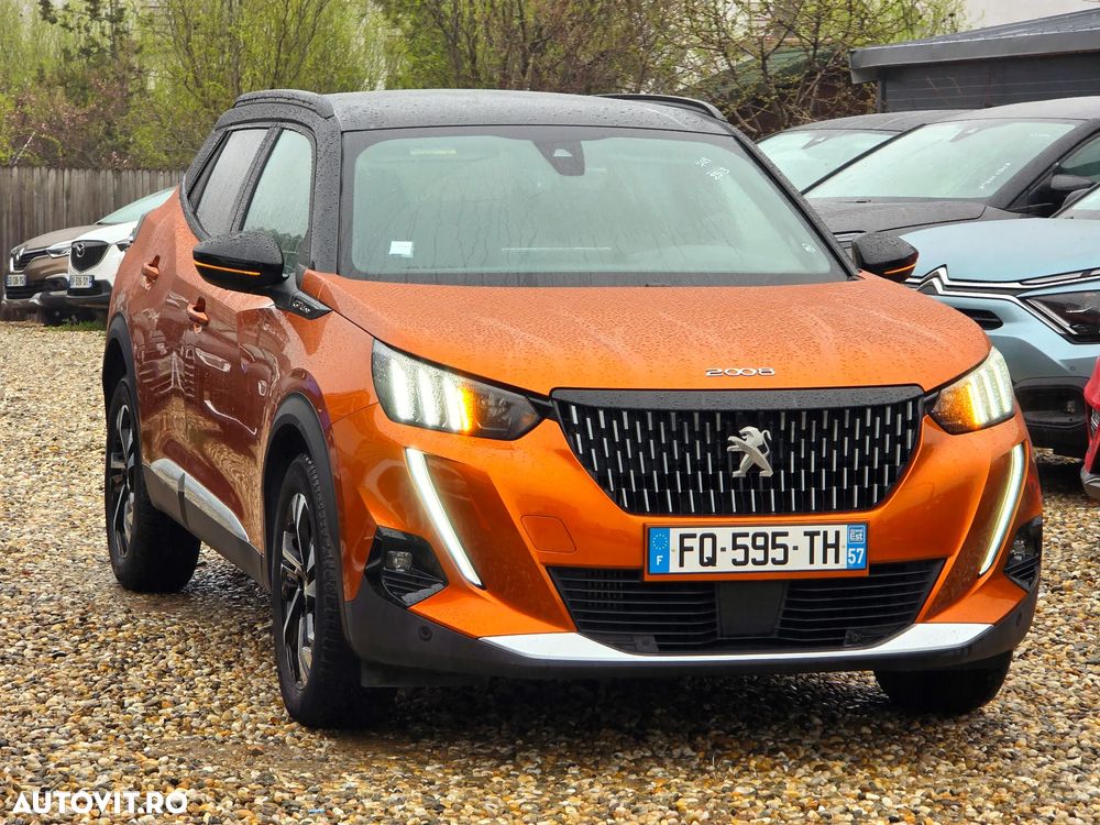 Peugeot 2008 PureTech 130 EAT8 GT - 3