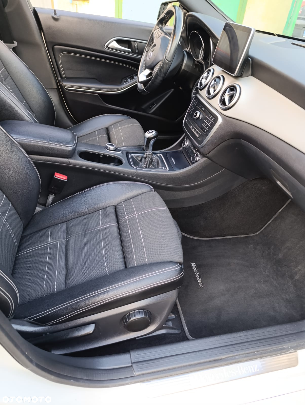 Mercedes-Benz CLA 180 - 12