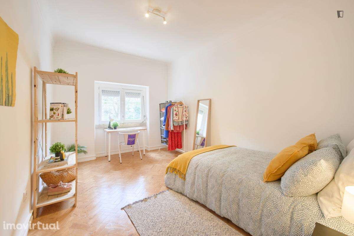 Quarto - localizado em Roma-Areeiro Lisbon - Grande imagem: 2/27