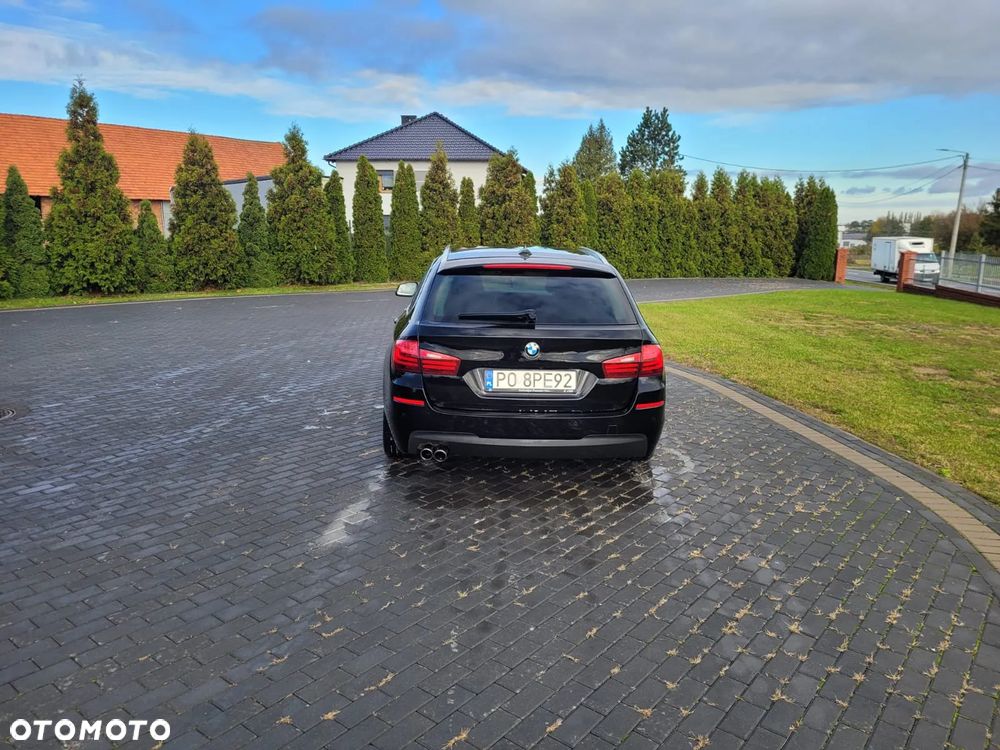 BMW Seria 5 525d xDrive - 9