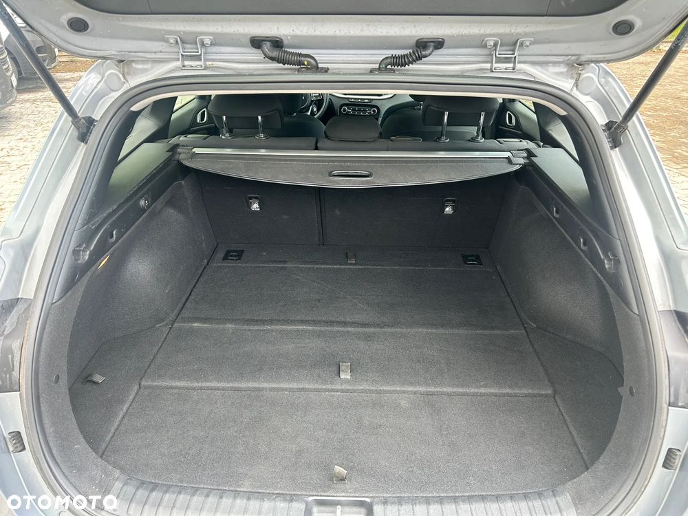 Kia Ceed - 8