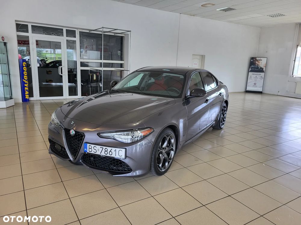 Alfa Romeo Giulia 2.0 Turbo 16V AT8-Q4 Ti - 1