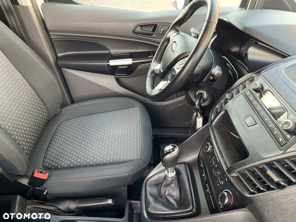 Ford Transit Connect - 32