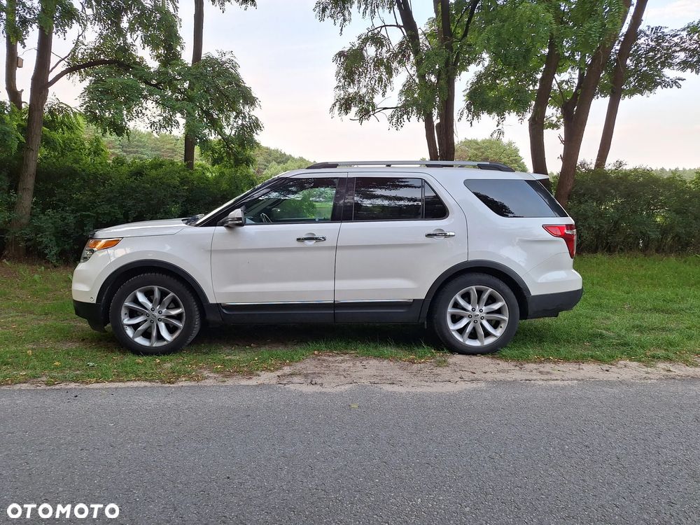 Ford Explorer - 1