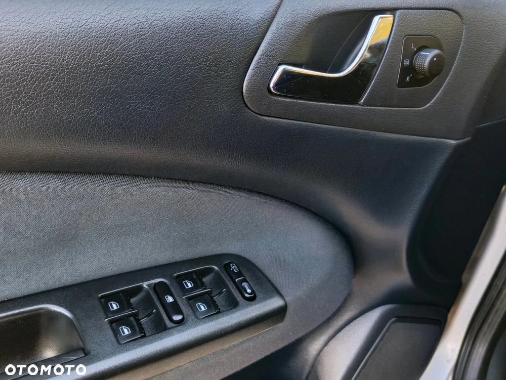 Skoda Octavia 2.0 Combi Selection - 12