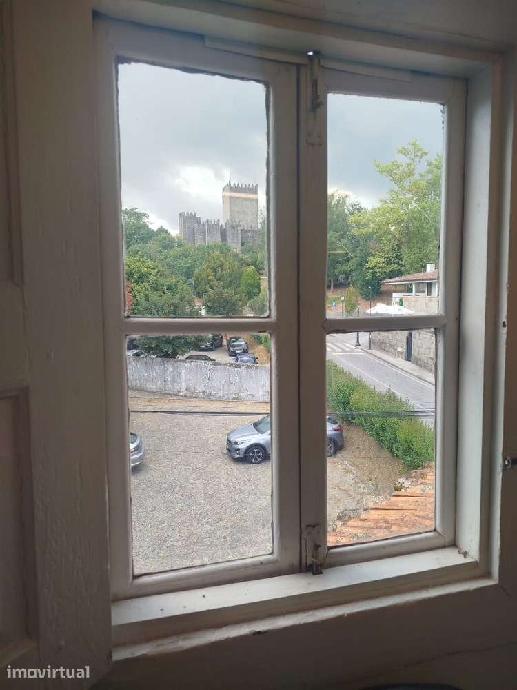 Quarto em moradia - último piso a 250 m da Universidade - Grande imagem: 2/10