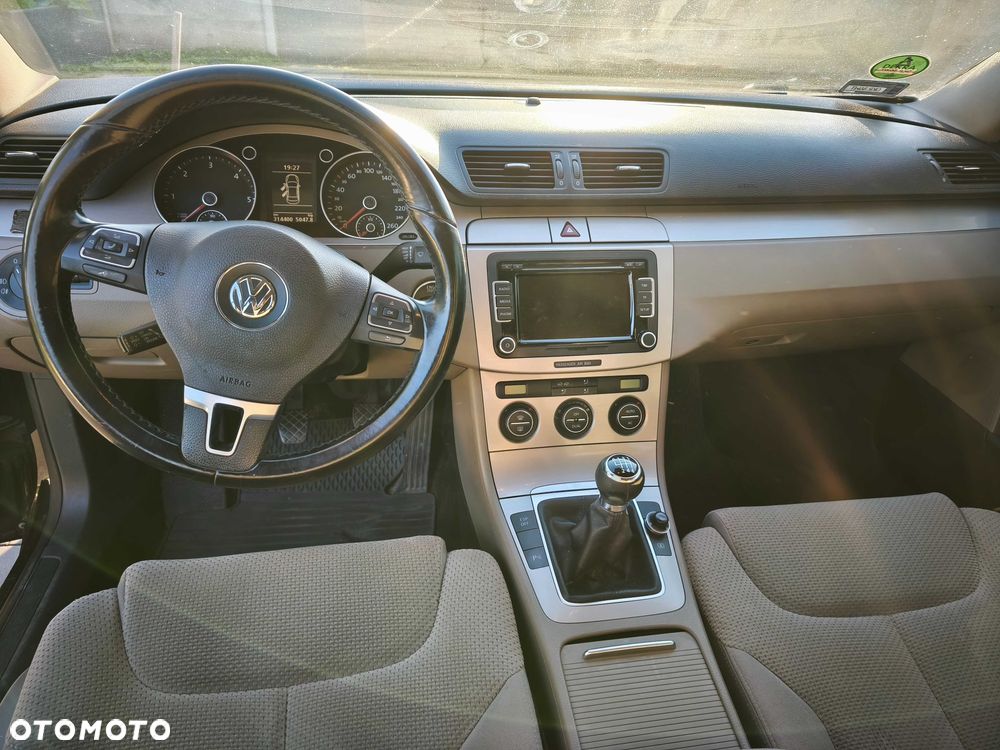Volkswagen Passat - 6