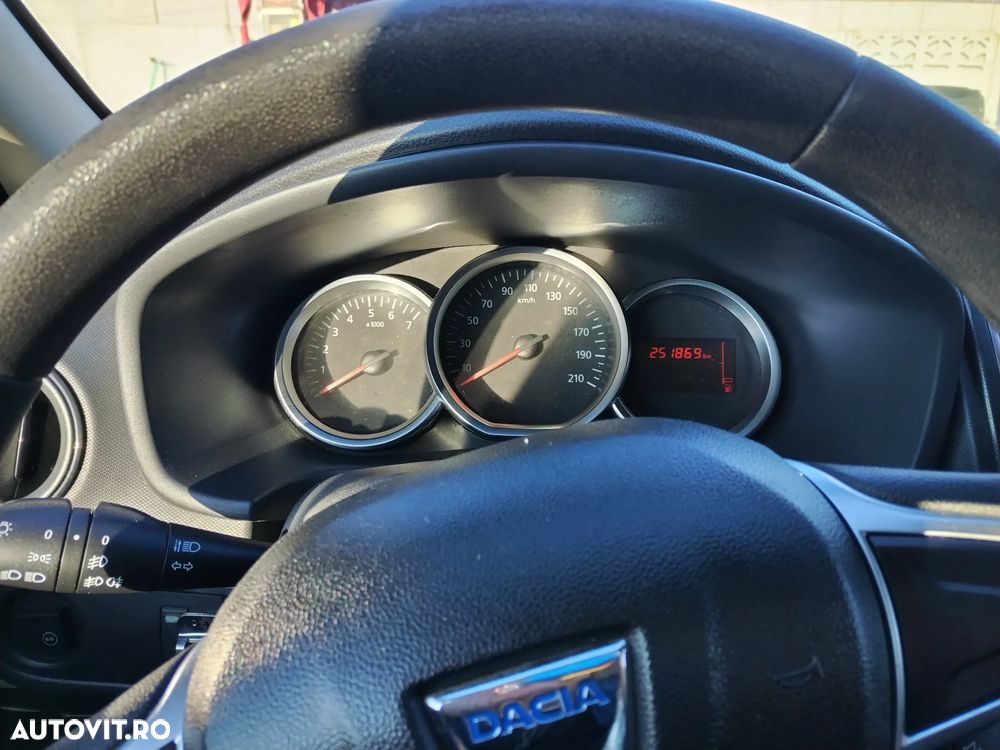 Dacia Logan 1.0 SCe SL PLUS - 8