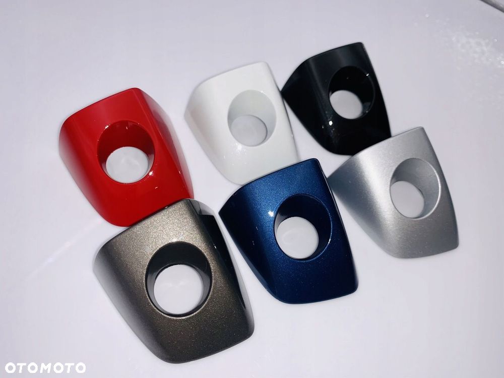 ZAŚLEPKA KLAMKI ZEWNĘTRZNA LEWA A6/A7/A8 OEM LY9B - 2