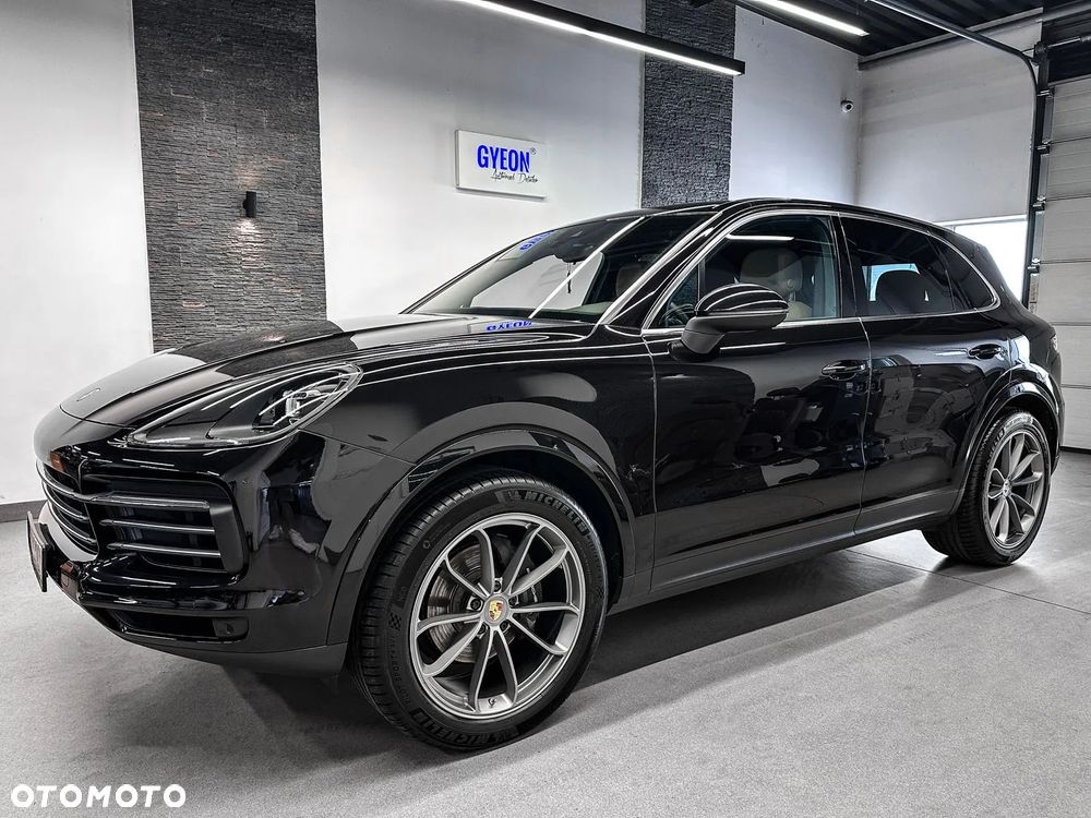 Porsche Cayenne Standard - 1