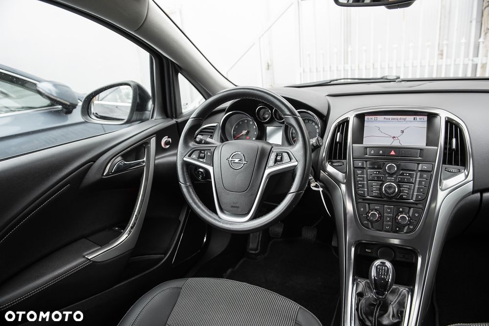 Opel Astra 1.6 Turbo Cosmo - 15