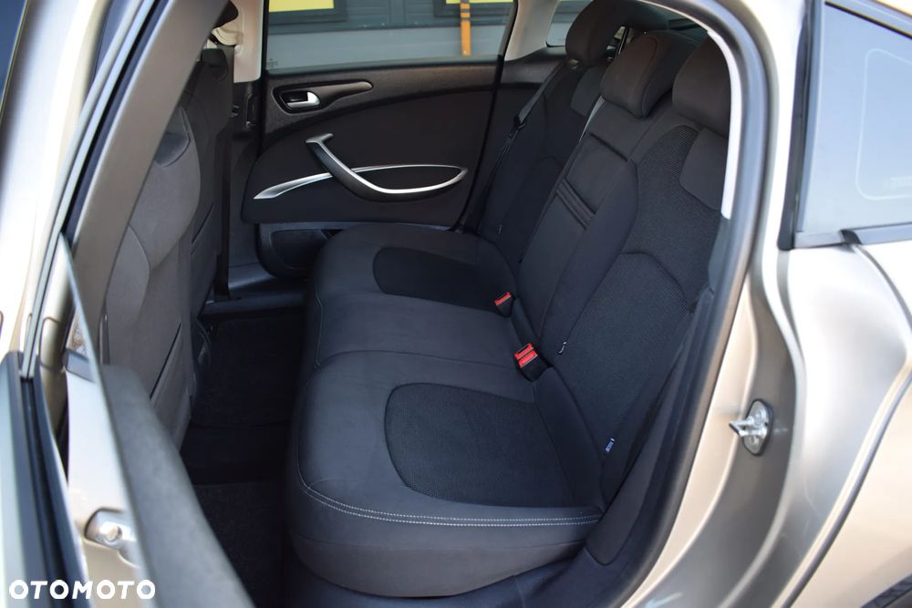 Citroën C5 2.0i 16V Dynamique - 28