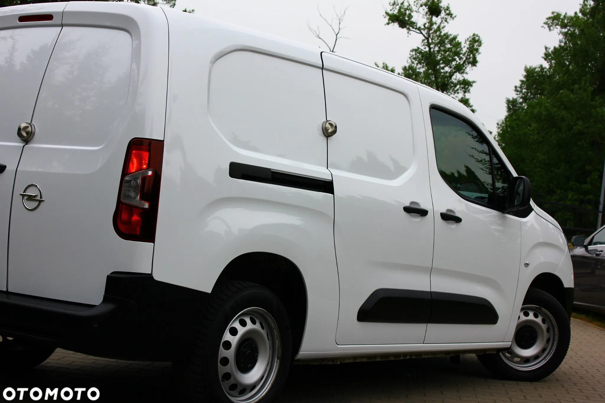 Opel Combo 1.5 CDTI 102KM LONG L2 3 OSOBOWY  NAVIGACJA KAMERA COFANIA CLIMATRONIC DWUSTREFOWY - 14