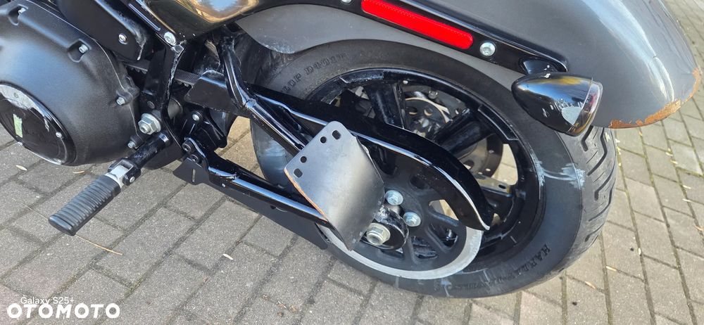 Harley-Davidson Softail Street Bob - 10