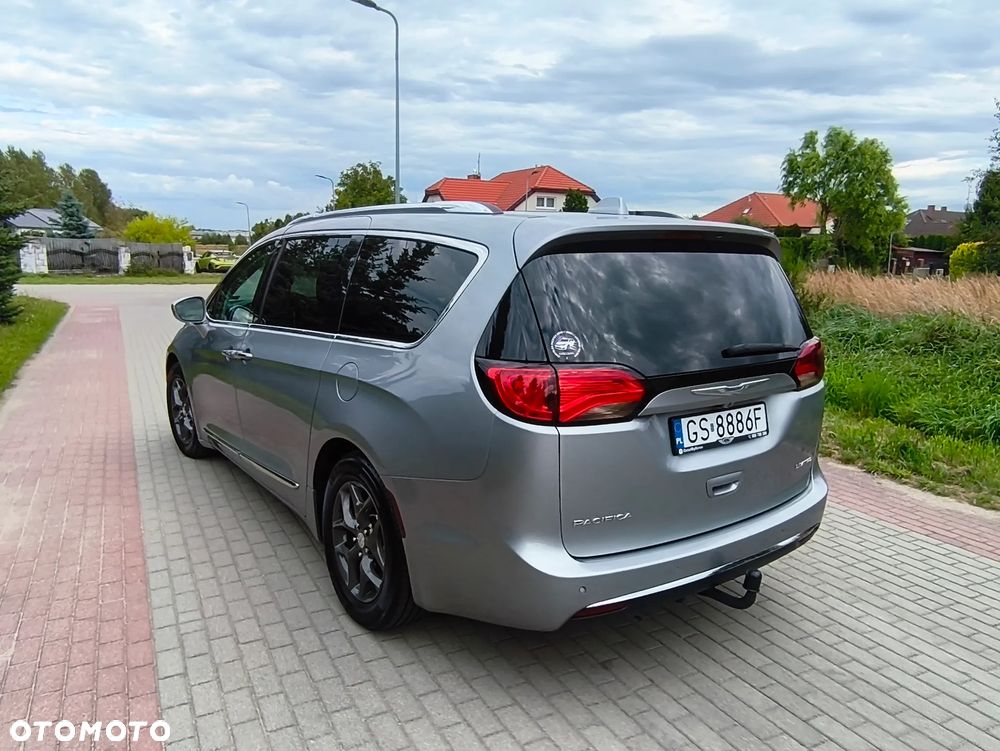 Chrysler Pacifica - 5