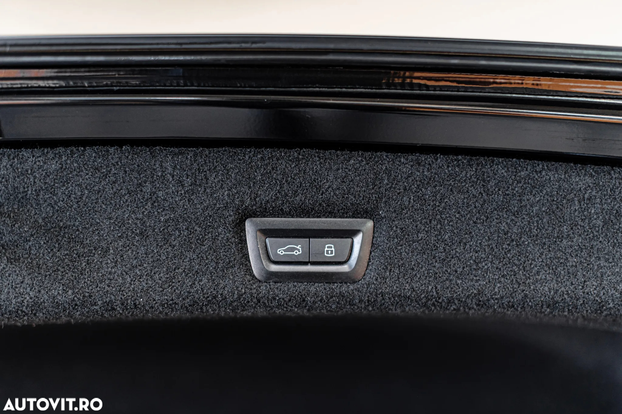 BMW Seria 7 740d xDrive MHEV - 39