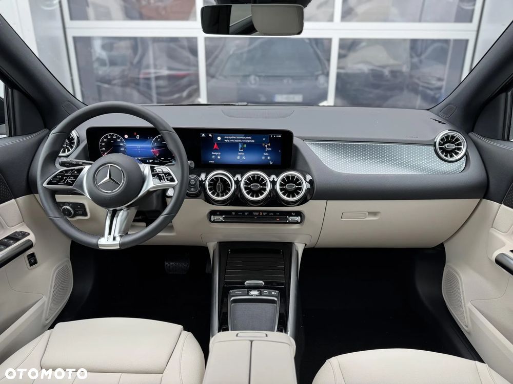Mercedes-Benz GLA 200 Progressive - 15
