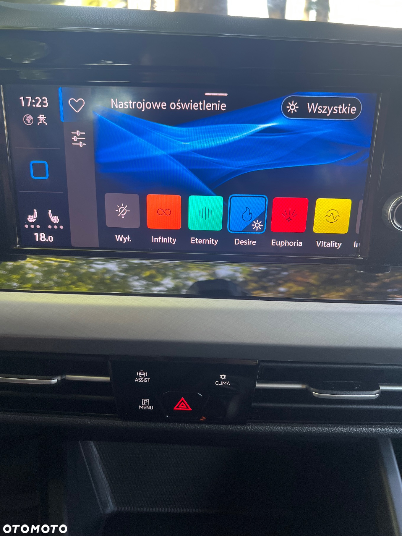 Volkswagen Golf VIII 1.5 eTSI EVO Active DSG - 19
