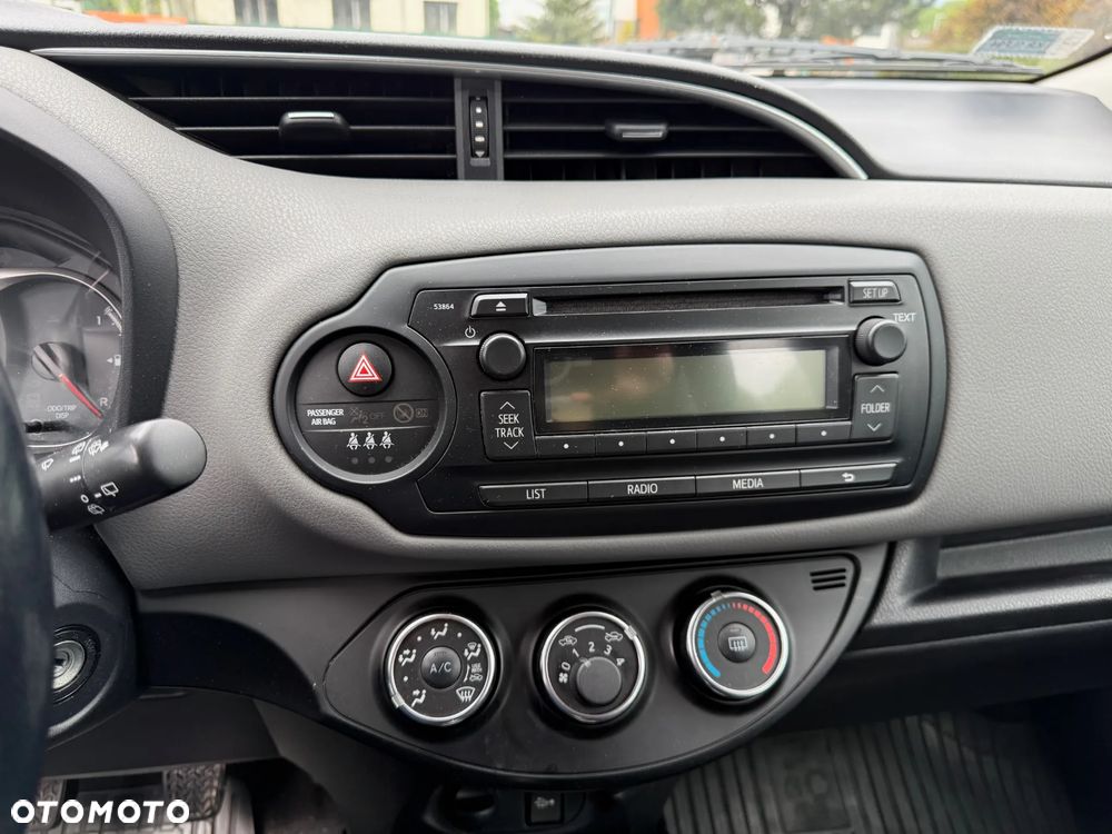Toyota Yaris 1.33 Active EU6 - 17