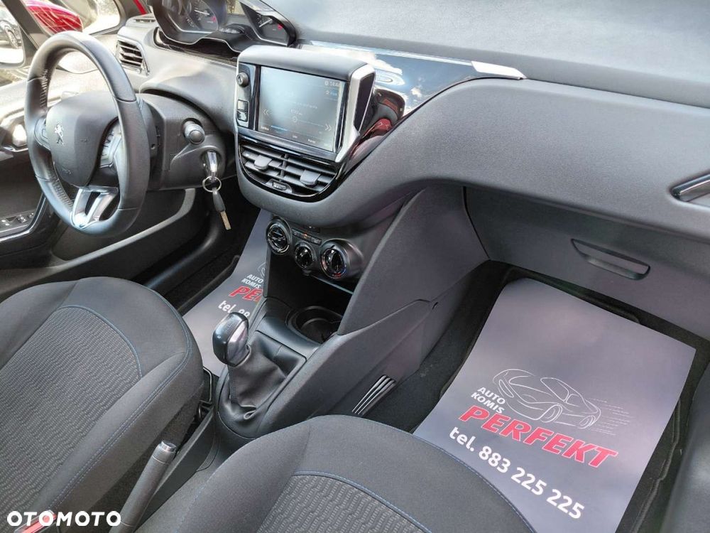 Peugeot 208 - 14