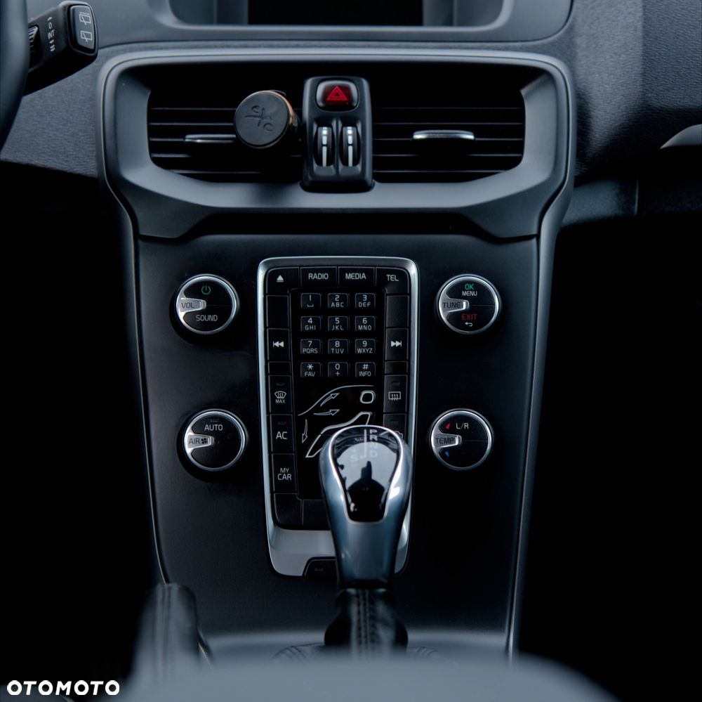 Volvo V40 T4 Kinetic - 27