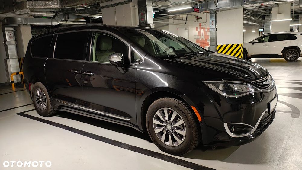 Chrysler Pacifica - 3