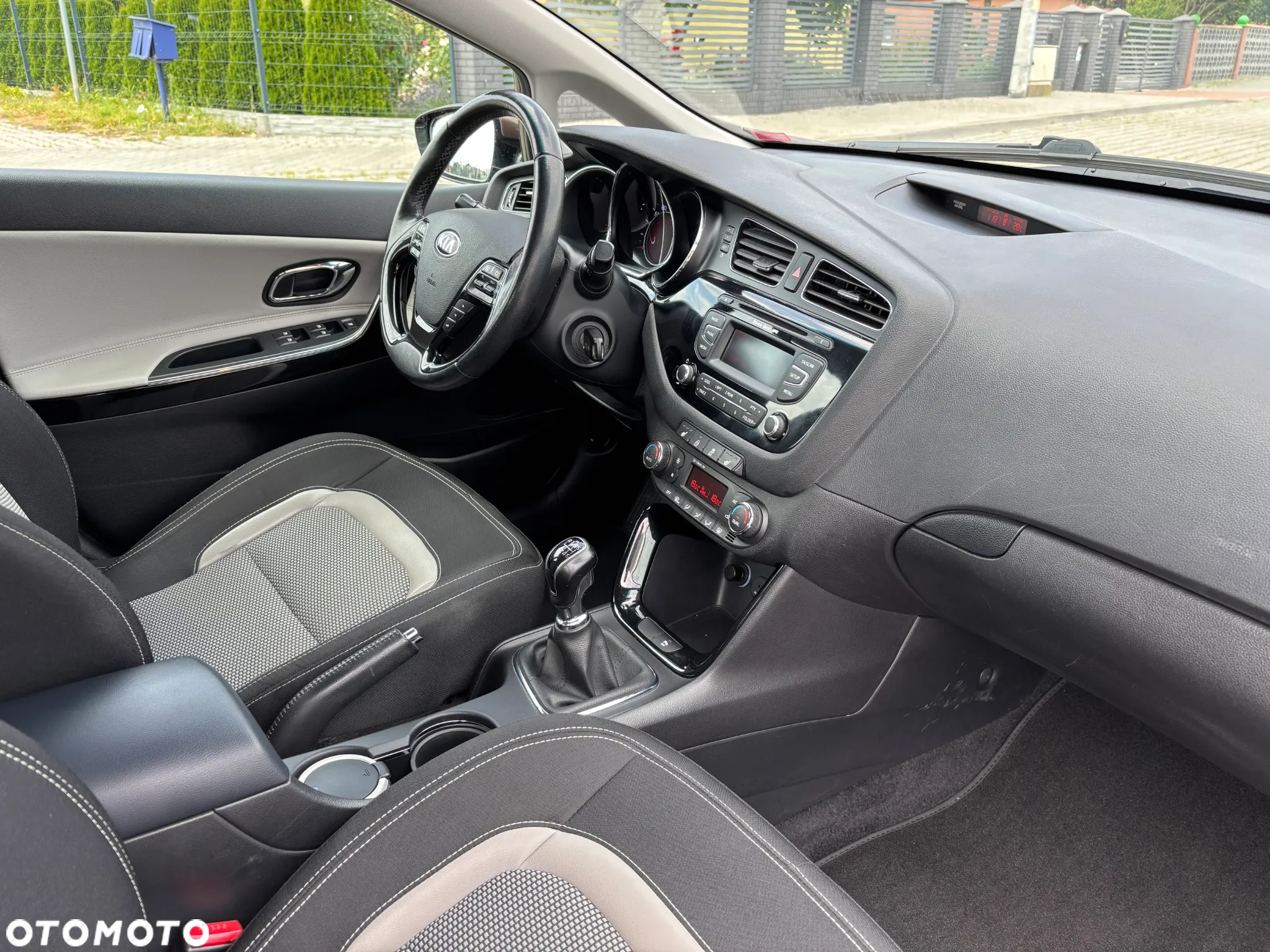 Kia Ceed 1.6 CRDi 128 Dream Team Edition - 23