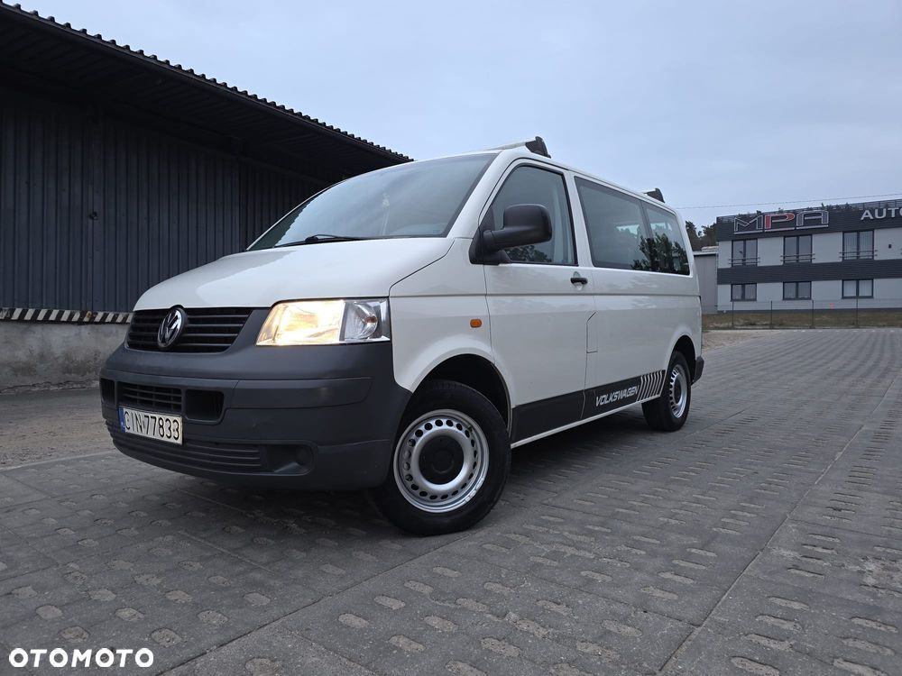 Volkswagen Transporter Shuttle L1 - 2