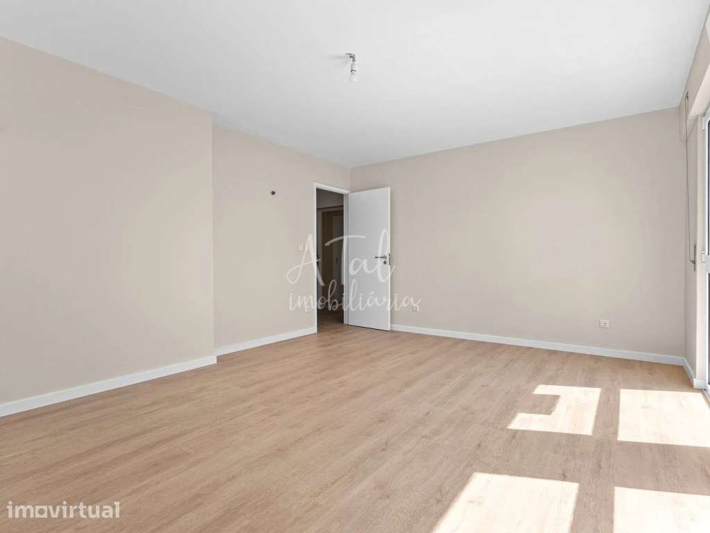 Apartamento T3 totalmente remodelado - Grande imagem: 2/18