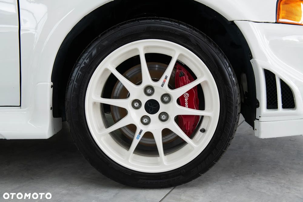 Mitsubishi Lancer Evolution - 13