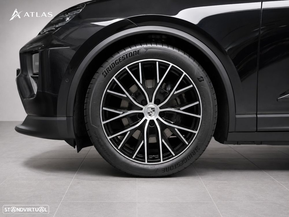 Porsche Macan Electric 4 - 8