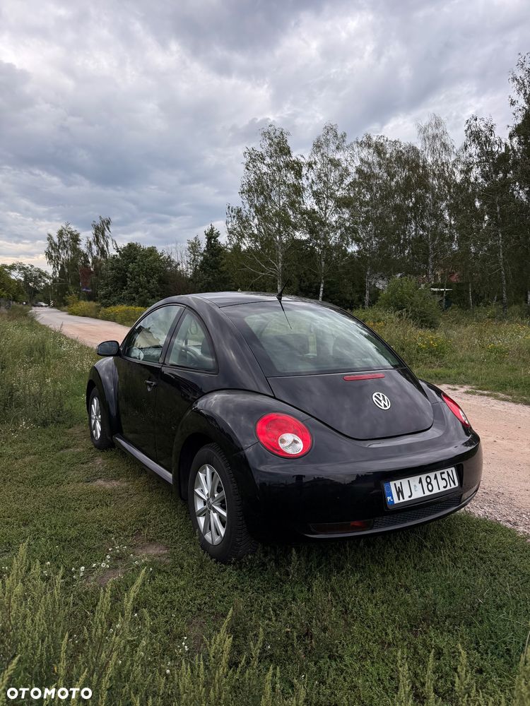 Volkswagen New Beetle - 3