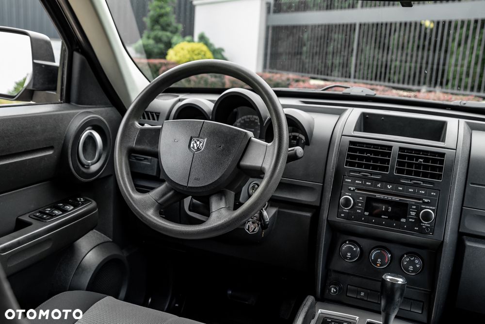 Dodge Nitro 3.7 V6 SLT - 23