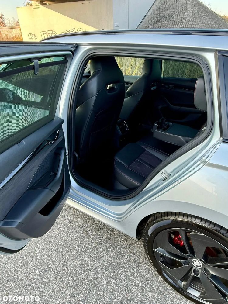 Skoda Octavia 2.0 TDI DSG 4x4 RS Plus - 21