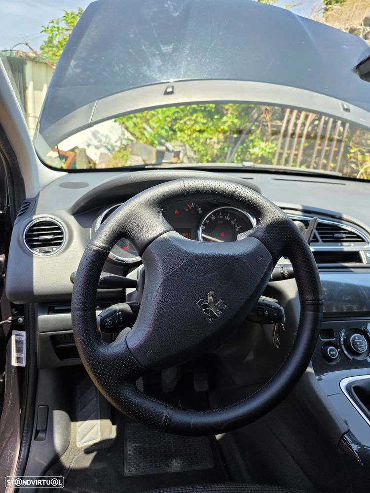 Peugeot 5008 1.6 HDi Executive - 25