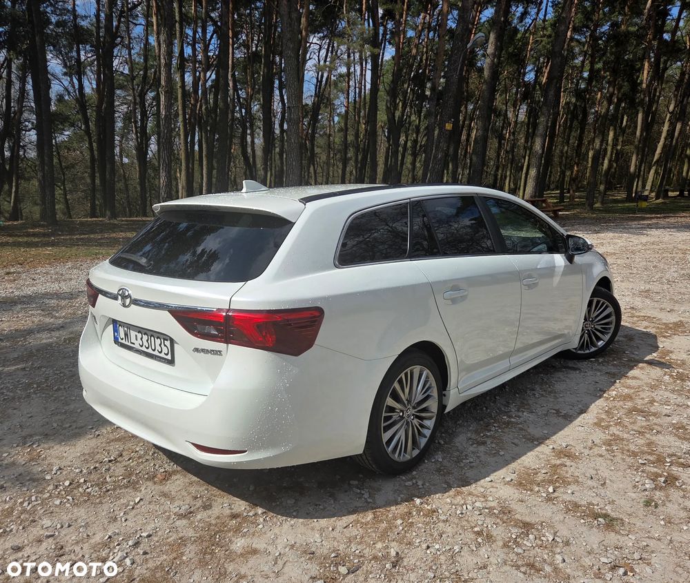 Toyota Avensis 1.8 Comfort - 5