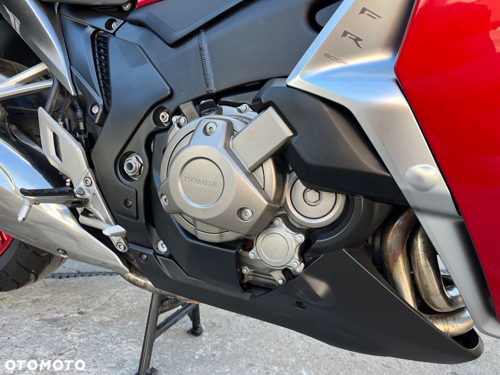 Honda VFR - 38