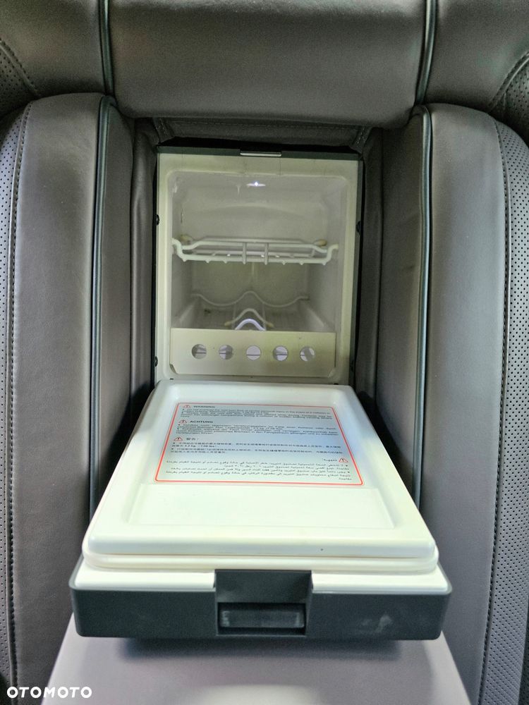 Volkswagen Phaeton 4.2 V8 4MOTION Automatik (5 Sitzer) - 28