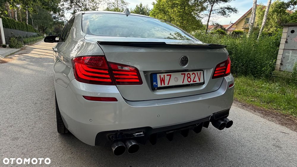 BMW Seria 5 550i - 14