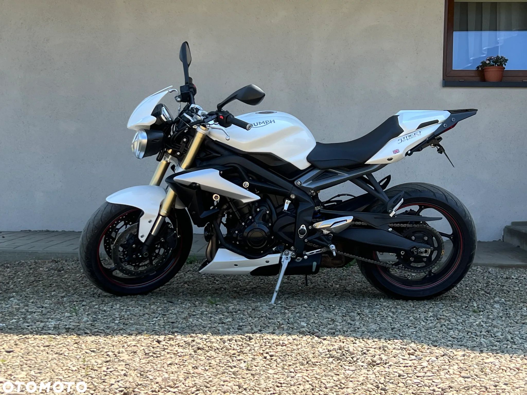 Triumph Street Triple - 1