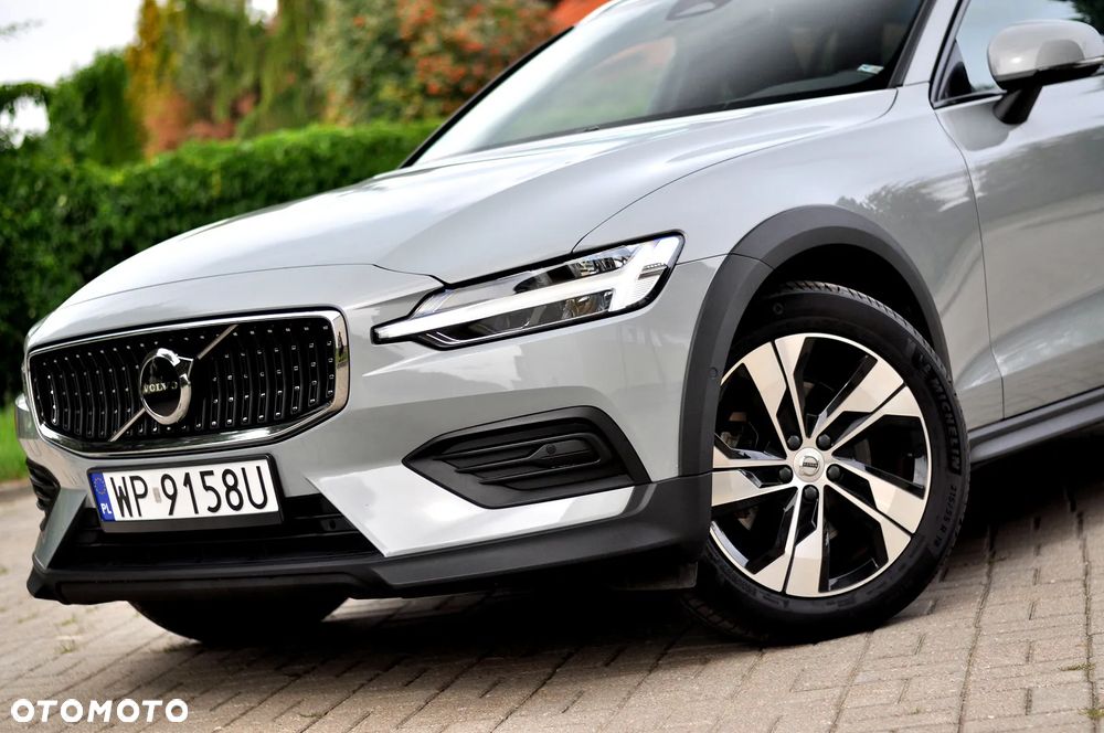 Volvo V60 Cross Country B4 D AWD Geartronic Pro - 5