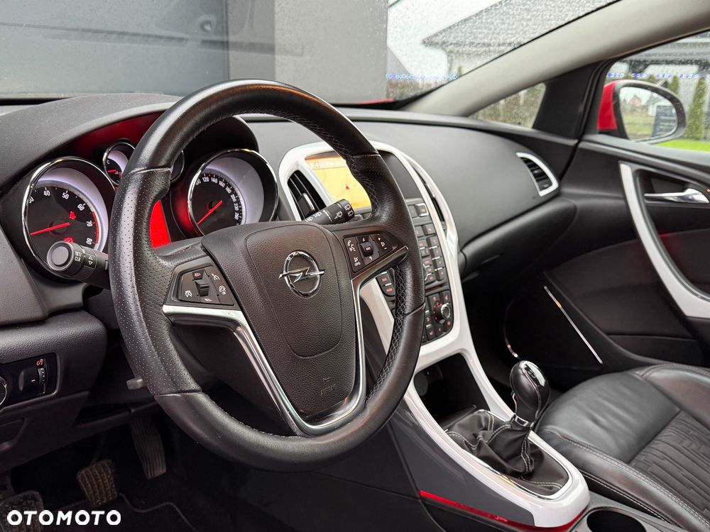 Opel Astra 1.6 Turbo Cosmo - 12