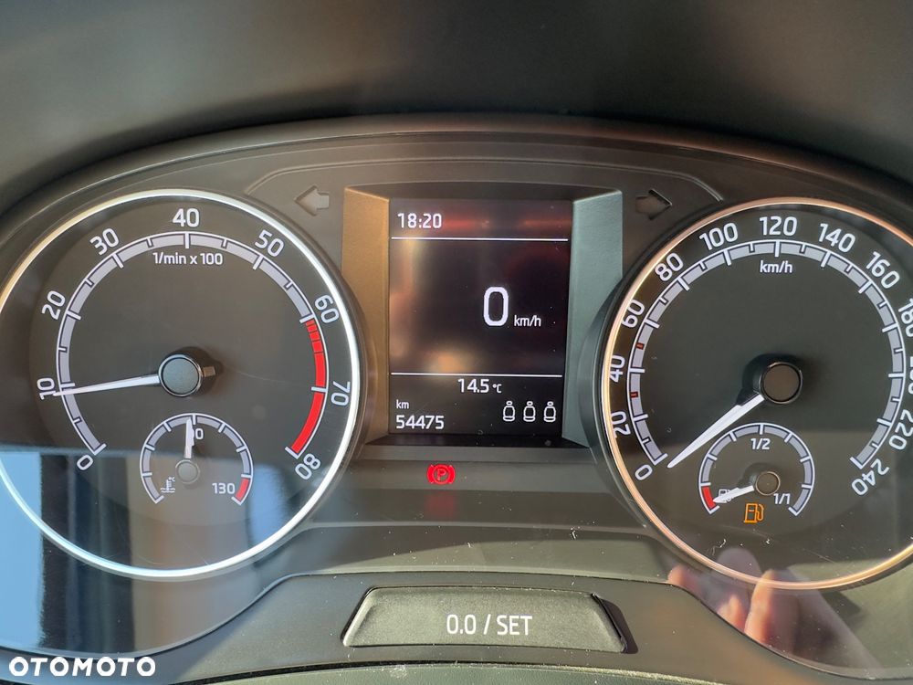 Skoda Fabia 1.0 TSI Style Color - 11
