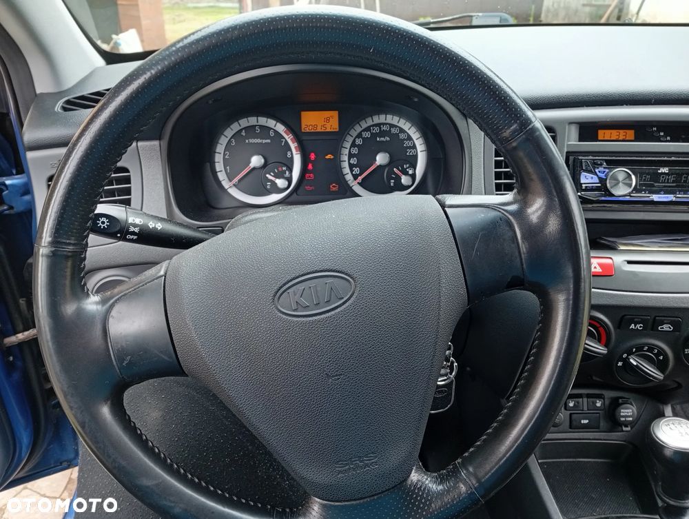 Kia Rio - 9