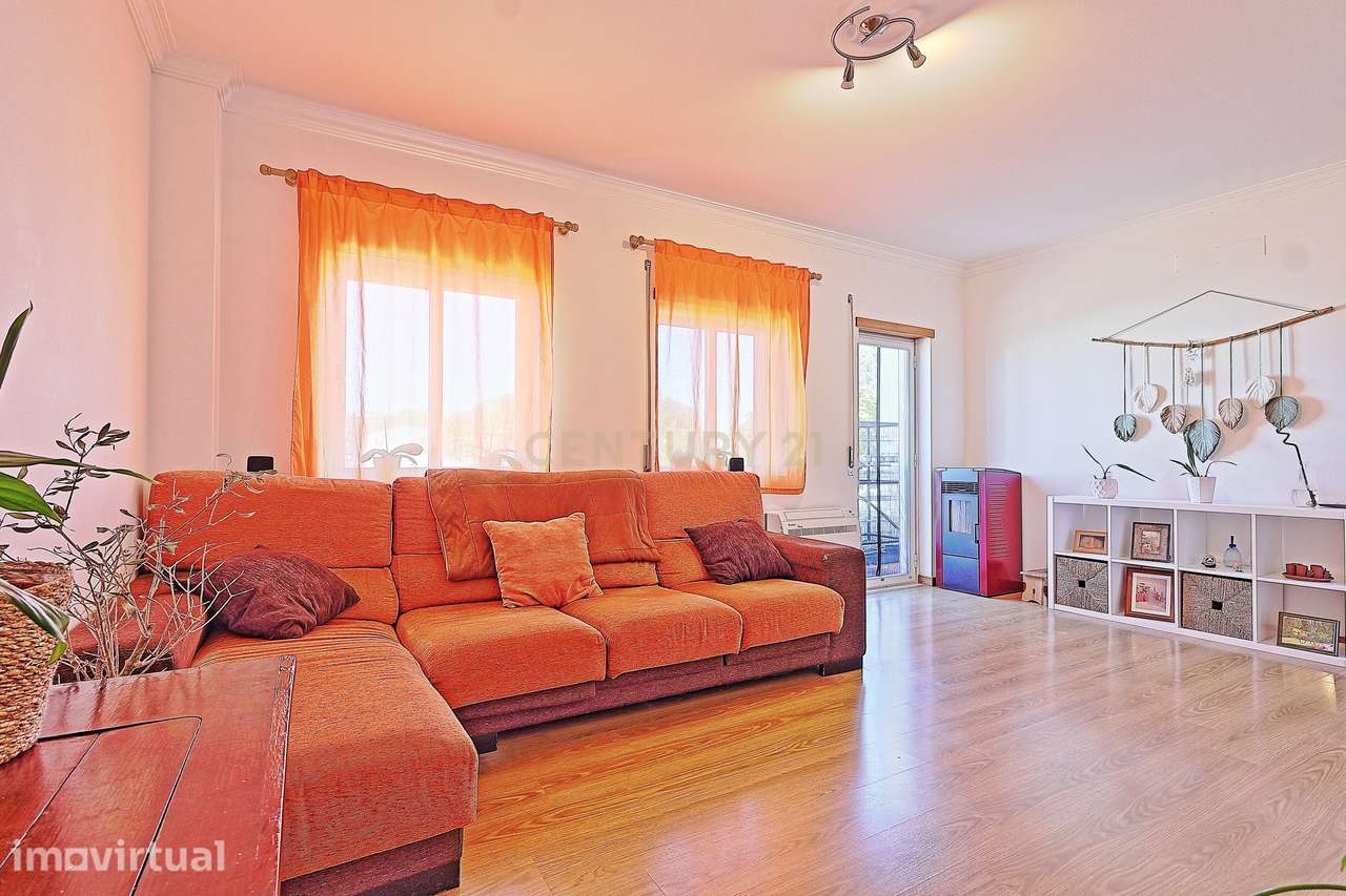 Apartamento com suíte e cave de 90 m² no centro de Pegões Cruzamento - Grande imagem: 3/30