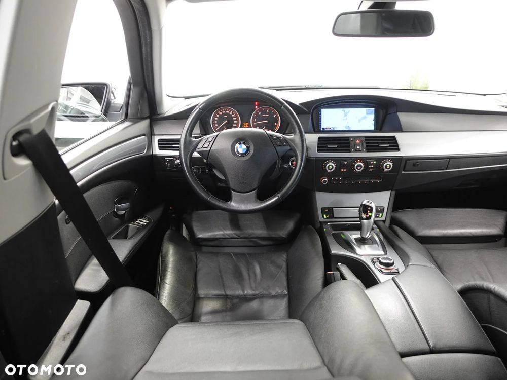 BMW Seria 5 530d - 28