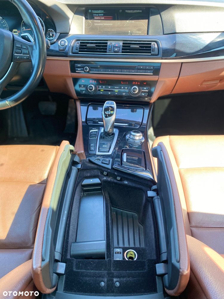 BMW Seria 5 525d xDrive - 26