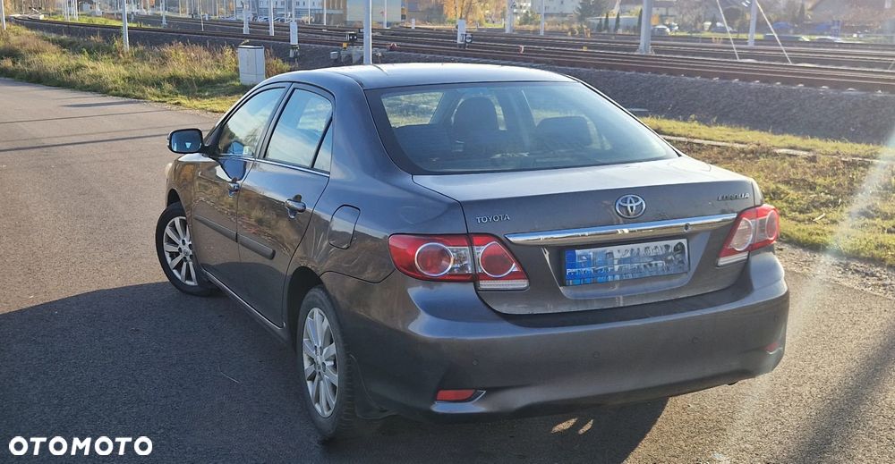 Toyota Corolla 1.6 Luna - 6