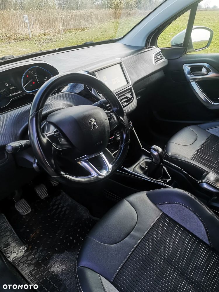 Peugeot 2008 BlueHDi 100 Allure - 17