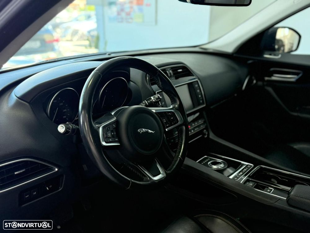 Jaguar F-Pace 2.0 i4D Prestige Aut. - 6